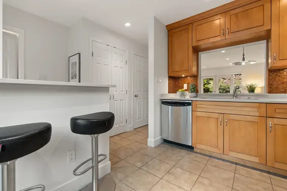 2307 Mountain Highway, North Vancouver For Sale - image 10