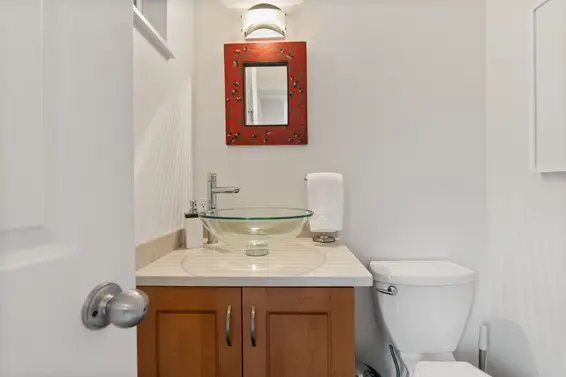 2307 Mountain Highway, North Vancouver For Sale - image 12