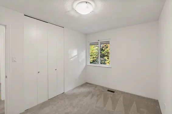 2307 Mountain Highway, North Vancouver For Sale - image 16