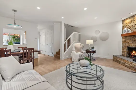 2307 Mountain Highway, North Vancouver For Sale - image 2