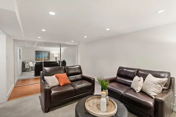 2307 Mountain Highway, North Vancouver For Sale - image 21