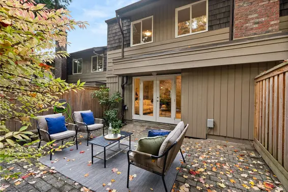 2307 Mountain Highway, North Vancouver For Sale - image 34