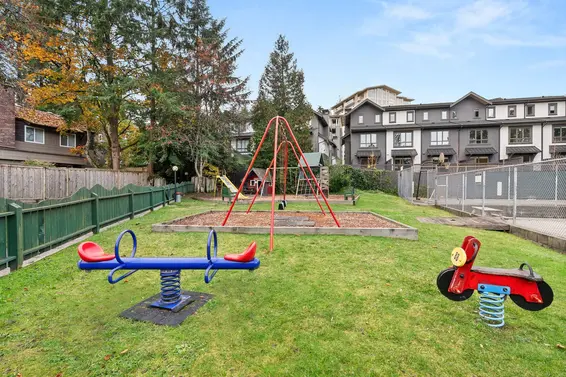 2307 Mountain Highway, North Vancouver For Sale - image 35