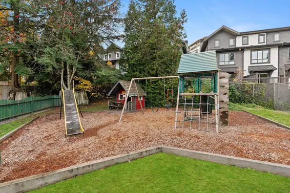 2307 Mountain Highway, North Vancouver For Sale - image 37