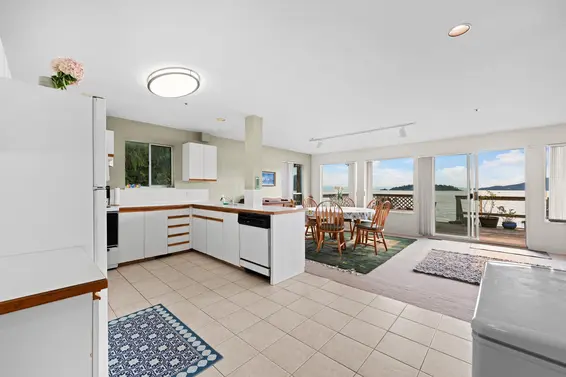 5834 Eagle Island, West Vancouver For Sale - image 7
