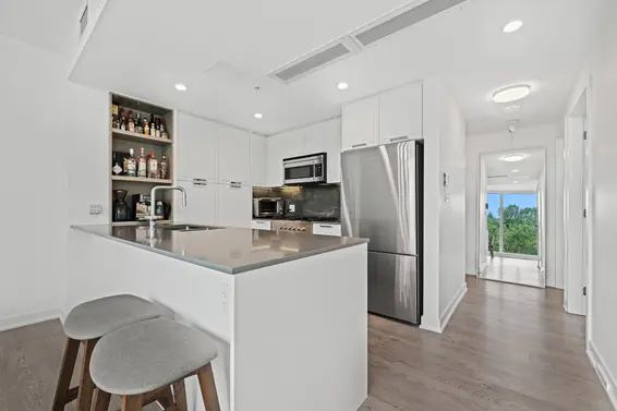807 1401 Hunter Street, North Vancouver For Sale - image 2