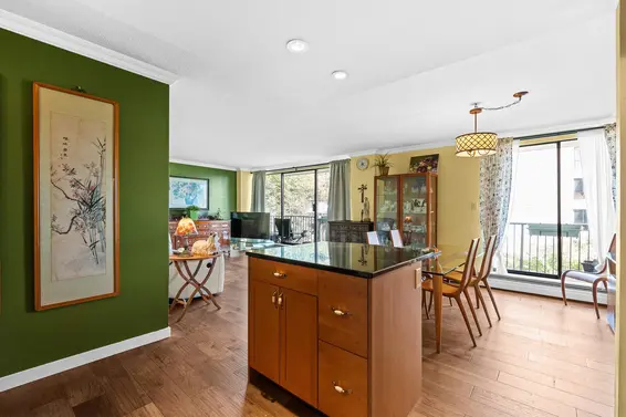 303 1745 Esquimalt Avenue, West Vancouver For Sale - image 5