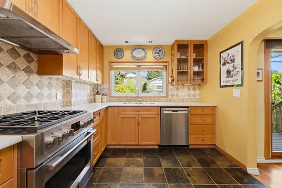 818 East 6th Street, North Vancouver For Sale - image 9