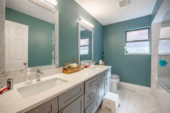 5535 Huckleberry Lane, North Vancouver For Sale - image 16