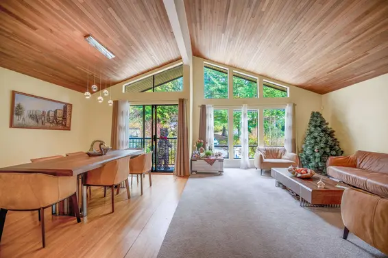5535 Huckleberry Lane, North Vancouver For Sale - image 3