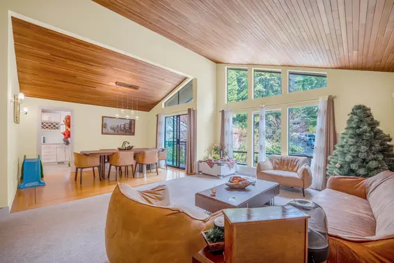 5535 Huckleberry Lane, North Vancouver For Sale - image 4