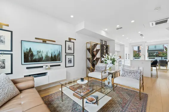 207 649 East 3 Street, North Vancouver For Sale - image 2
