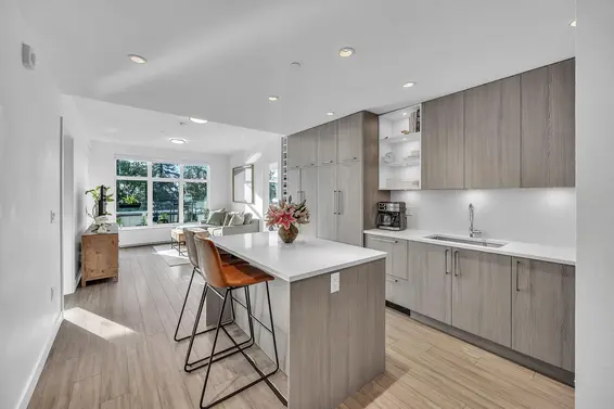 205 733 East 3rd Street, North Vancouver For Sale - image 2