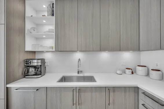 205 733 East 3rd Street, North Vancouver For Sale - image 8