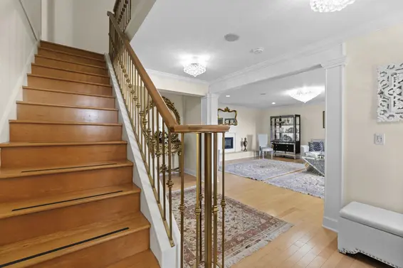875 Greenwood Road, West Vancouver For Sale - image 11
