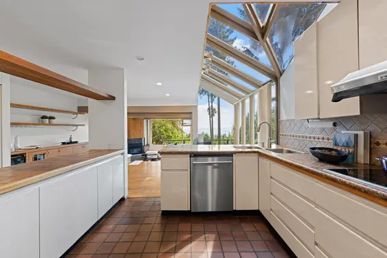 3664 Cedaridge Place, West Vancouver For Sale - image 15