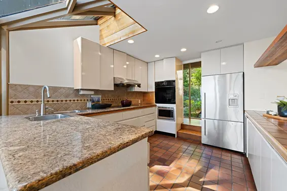 3664 Cedaridge Place, West Vancouver For Sale - image 17