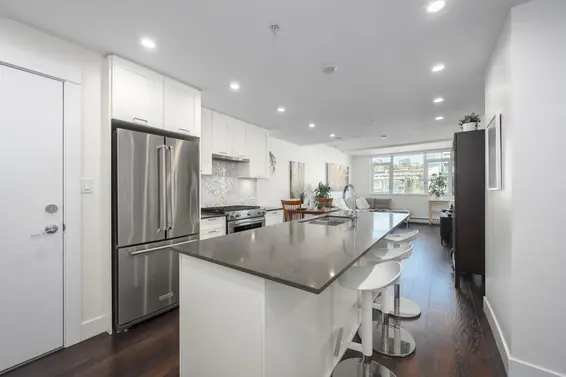 504 131 East 3rd Street, North Vancouver For Sale - image 2