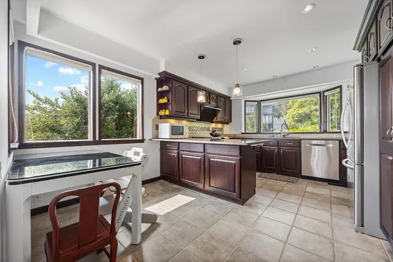 96 Bonnymuir Drive, West Vancouver For Sale - image 10