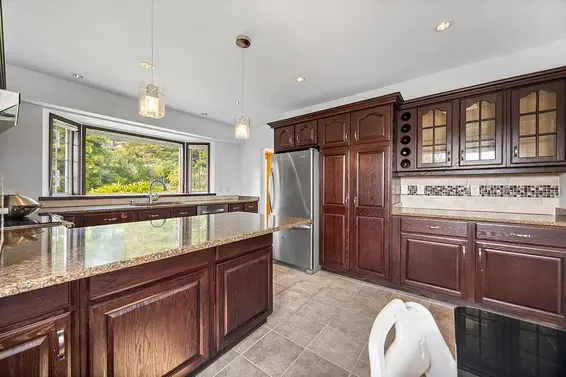96 Bonnymuir Drive, West Vancouver For Sale - image 11