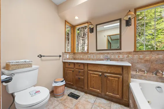 96 Bonnymuir Drive, West Vancouver For Sale - image 19