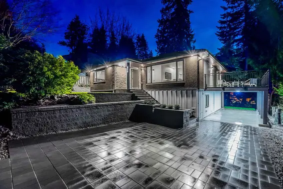 875 Canyon Boulevard, North Vancouver
