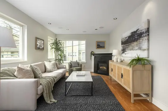 304 918 West 16th Street, North Vancouver