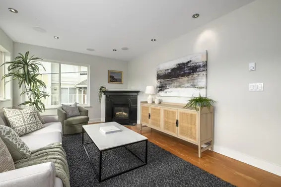 304 918 West 16th Street, North Vancouver For Sale - image 4
