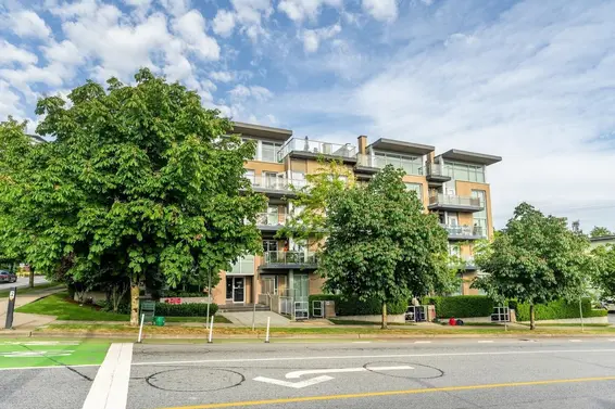 PH1 1288 Chesterfield Avenue, North Vancouver For Sale - image 1