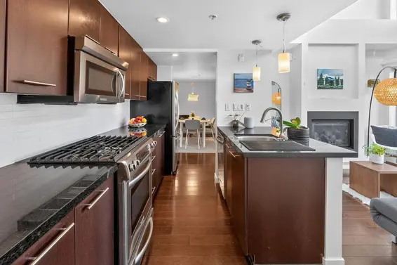 PH1 1288 Chesterfield Avenue, North Vancouver For Sale - image 3