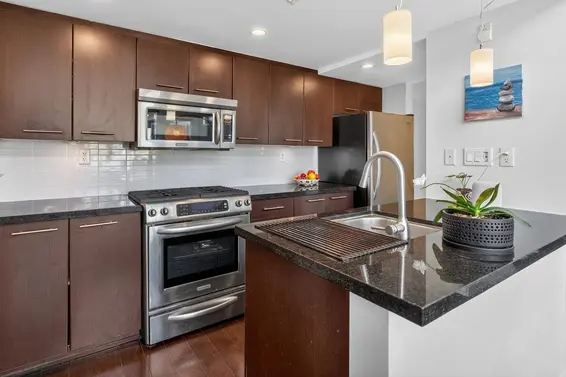 PH1 1288 Chesterfield Avenue, North Vancouver For Sale - image 4