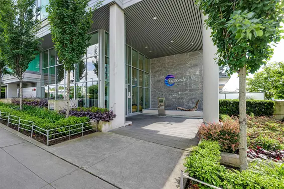 303 185 Victory Ship Way, North Vancouver For Sale - image 30