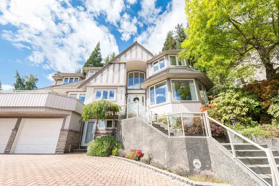 4153 Quarry Court, North Vancouver For Sale - image 2