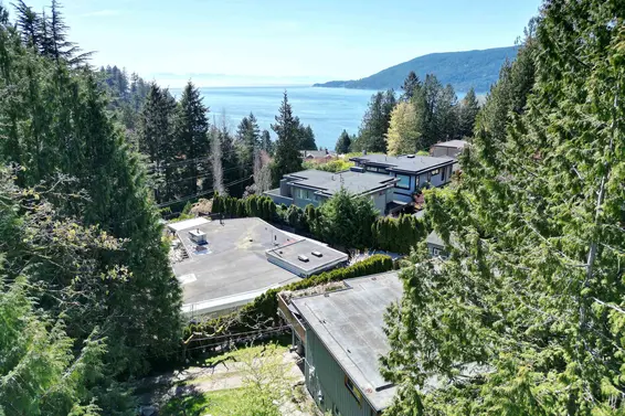 6415 Wellington Avenue, West Vancouver For Sale - image 8