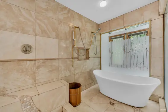 2901 Allan Road, North Vancouver For Sale - image 18
