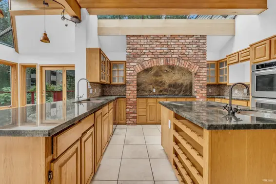 2901 Allan Road, North Vancouver For Sale - image 2