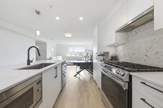 356 555 East 2nd Street, North Vancouver For Sale - image 3