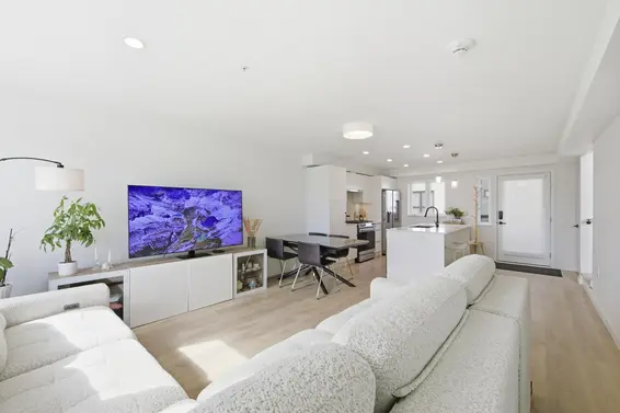 356 555 East 2nd Street, North Vancouver For Sale - image 7