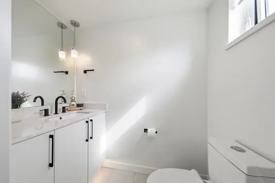 356 555 East 2nd Street, North Vancouver For Sale - image 8