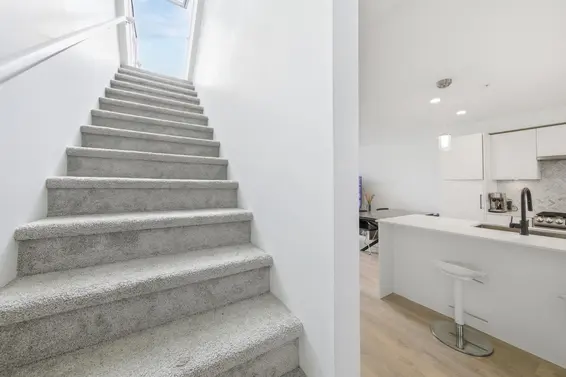 356 555 East 2nd Street, North Vancouver For Sale - image 9