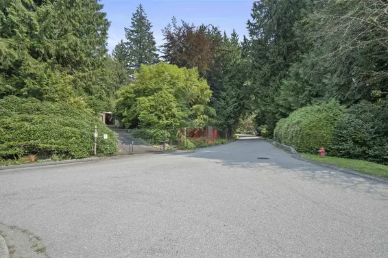 410 Eastcot Road, West Vancouver For Sale - image 14