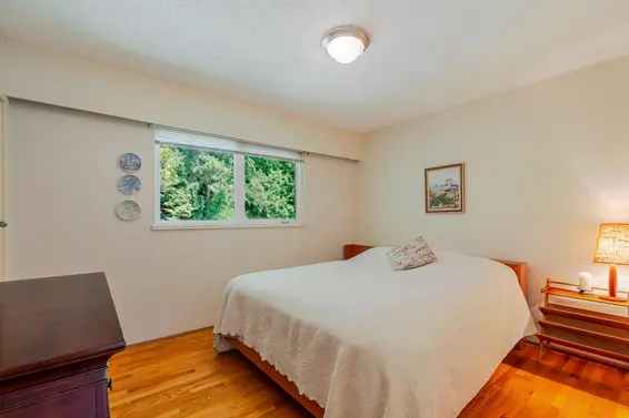 5756 Cranley Drive, West Vancouver For Sale - image 11