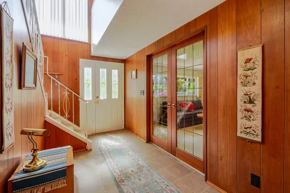 5756 Cranley Drive, West Vancouver For Sale - image 3