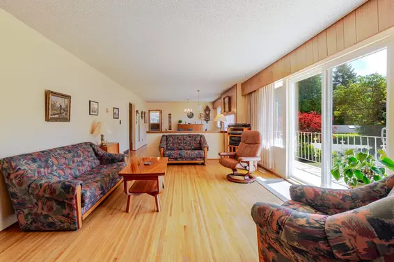 5756 Cranley Drive, West Vancouver For Sale - image 5