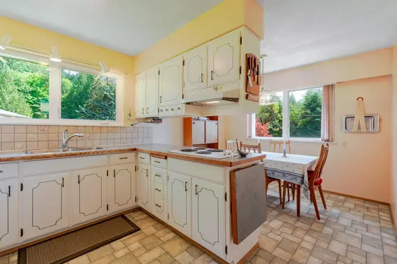 5756 Cranley Drive, West Vancouver For Sale - image 7