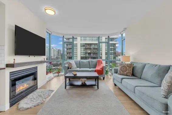 801 140 East 14 Street, North Vancouver For Sale - image 3