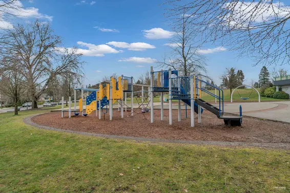 801 140 East 14 Street, North Vancouver For Sale - image 36