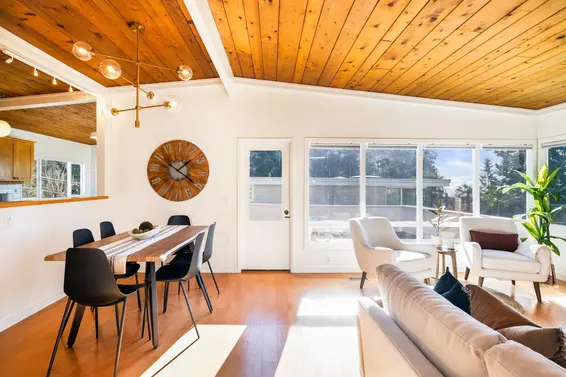 4202 Skyline Drive, North Vancouver For Sale - image 12