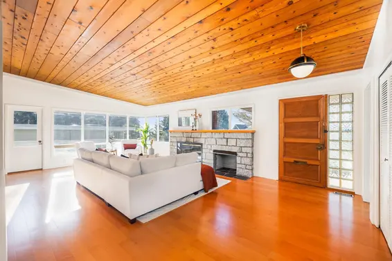 4202 Skyline Drive, North Vancouver For Sale - image 5