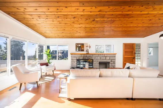 4202 Skyline Drive, North Vancouver For Sale - image 9